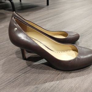Coach brown leather round toe high heel pumps 7.5